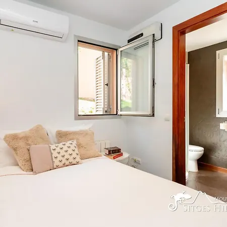 Stylish Havana With Sea Views, Private Pool & A/c ヴィラ シッチェス