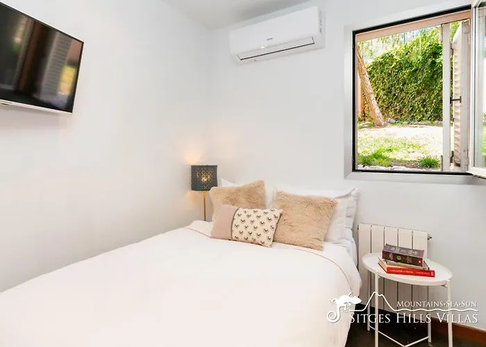 Stylish Havana With Sea Views, Private Pool & A/c Villa