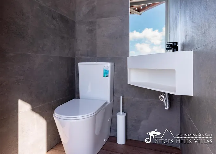 Stylish Havana With Sea Views, Private Pool & A/c Villa