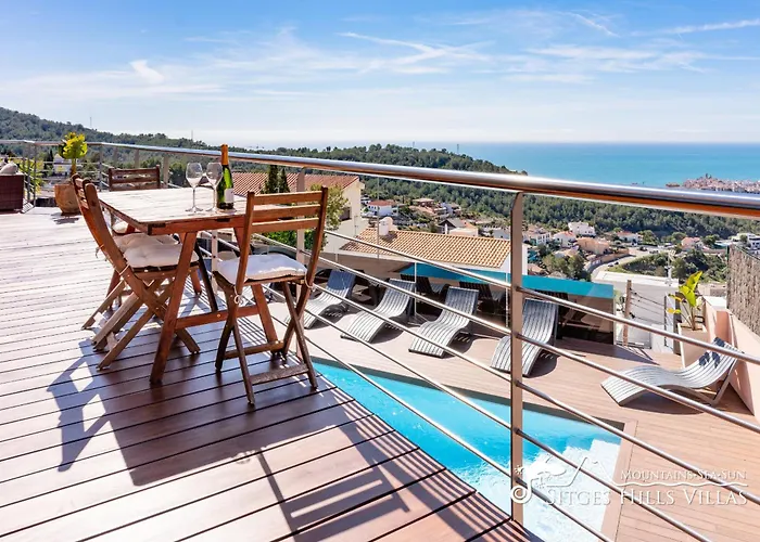 Stylish Havana With Sea Views, Private Pool & A/c Villa