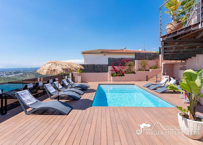 Stylish Havana With Sea Views, Private Pool & A/c