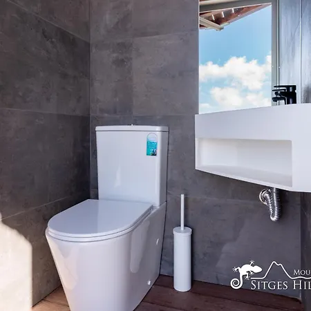 Stylish Havana With Sea Views, Private Pool & A/c فيلة