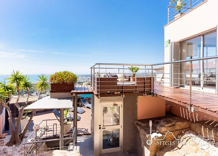 Villa Stylish Havana With Sea Views, Private Pool & A/c