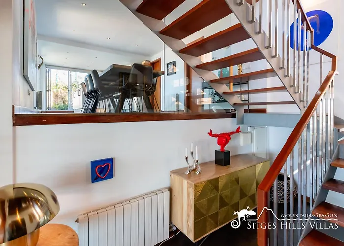 Stylish Havana With Sea Views, Private Pool & A/c Villa