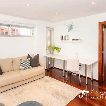Stylish Havana With Sea Views, Private Pool & A/c Willa