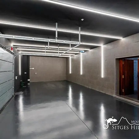 Stylish Havana With Sea Views, Private Pool & A/c