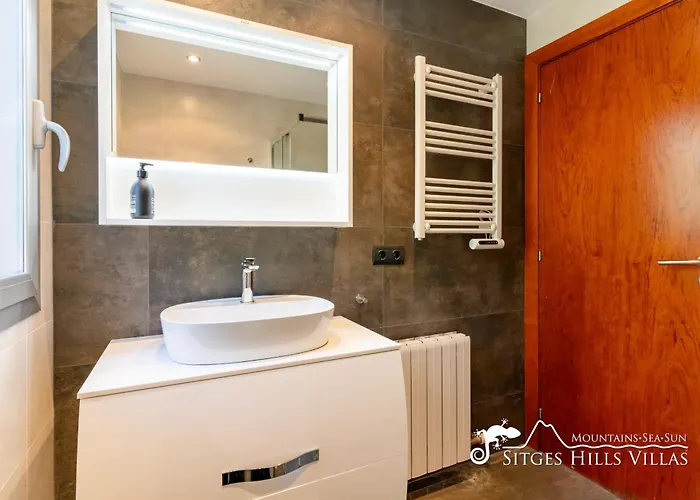 Stylish Havana With Sea Views, Private Pool & A/c *