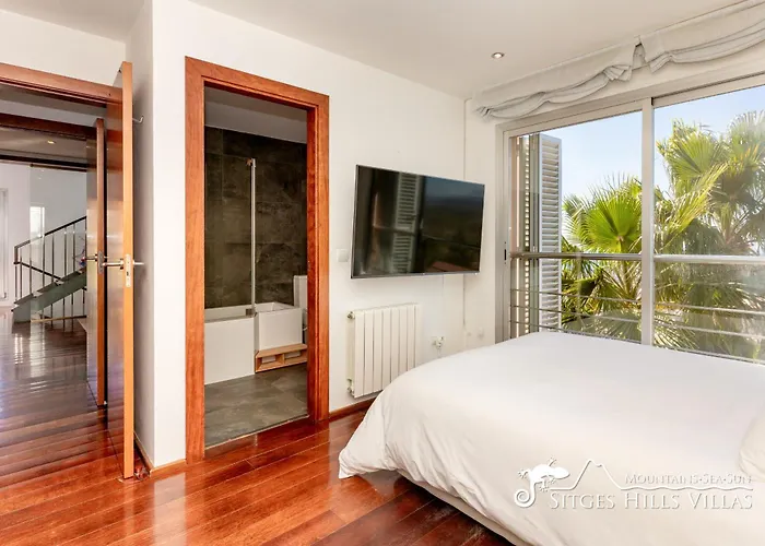 Stylish Havana With Sea Views, Private Pool & A/c * Сіджас