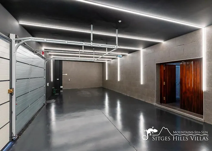 Stylish Havana With Sea Views, Private Pool & A/c